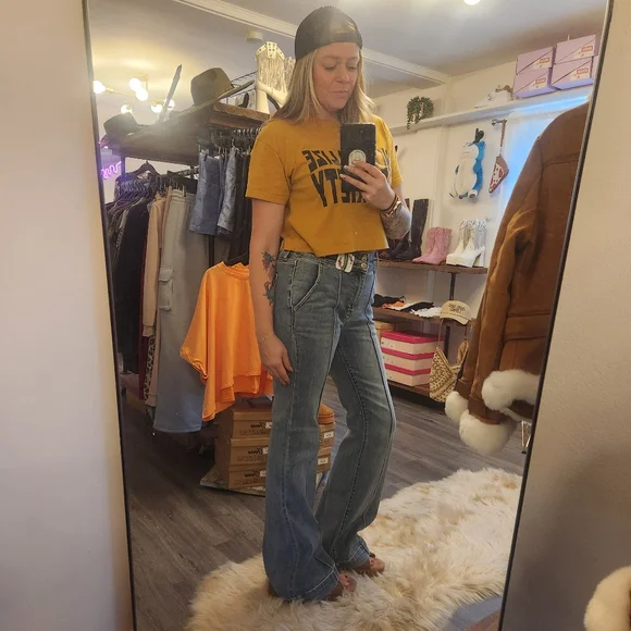 Judy Blue Front Seam Flare Leg Jeans With Thick Bottom Gems Medium Wash - Picture 2 of 6